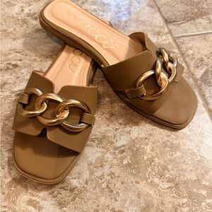 CCOCCI Women's Brown Mules with Gold Chain Accent